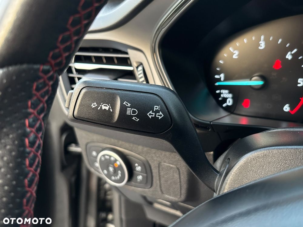 Ford Focus 1.5 EcoBlue Start-Stopp-System ST-LINE - 23