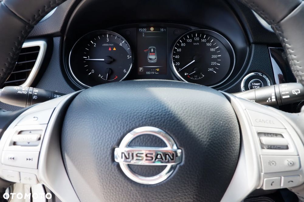 Nissan Qashqai 1.6 dCi Xtronic N-Connecta - 17