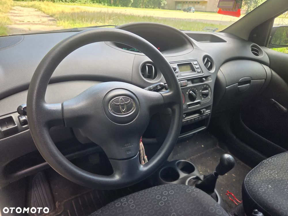 Toyota Yaris 1.0 Base - 6