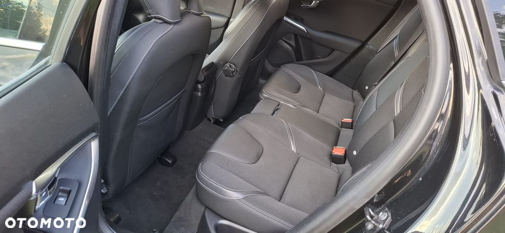 Volvo V40 D2 Momentum - 23