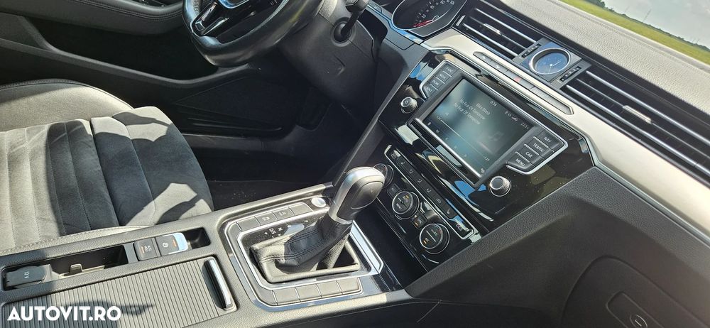 Volkswagen Passat 2.0 TDI SCR DSG (BlueM Tech) Highline - 14