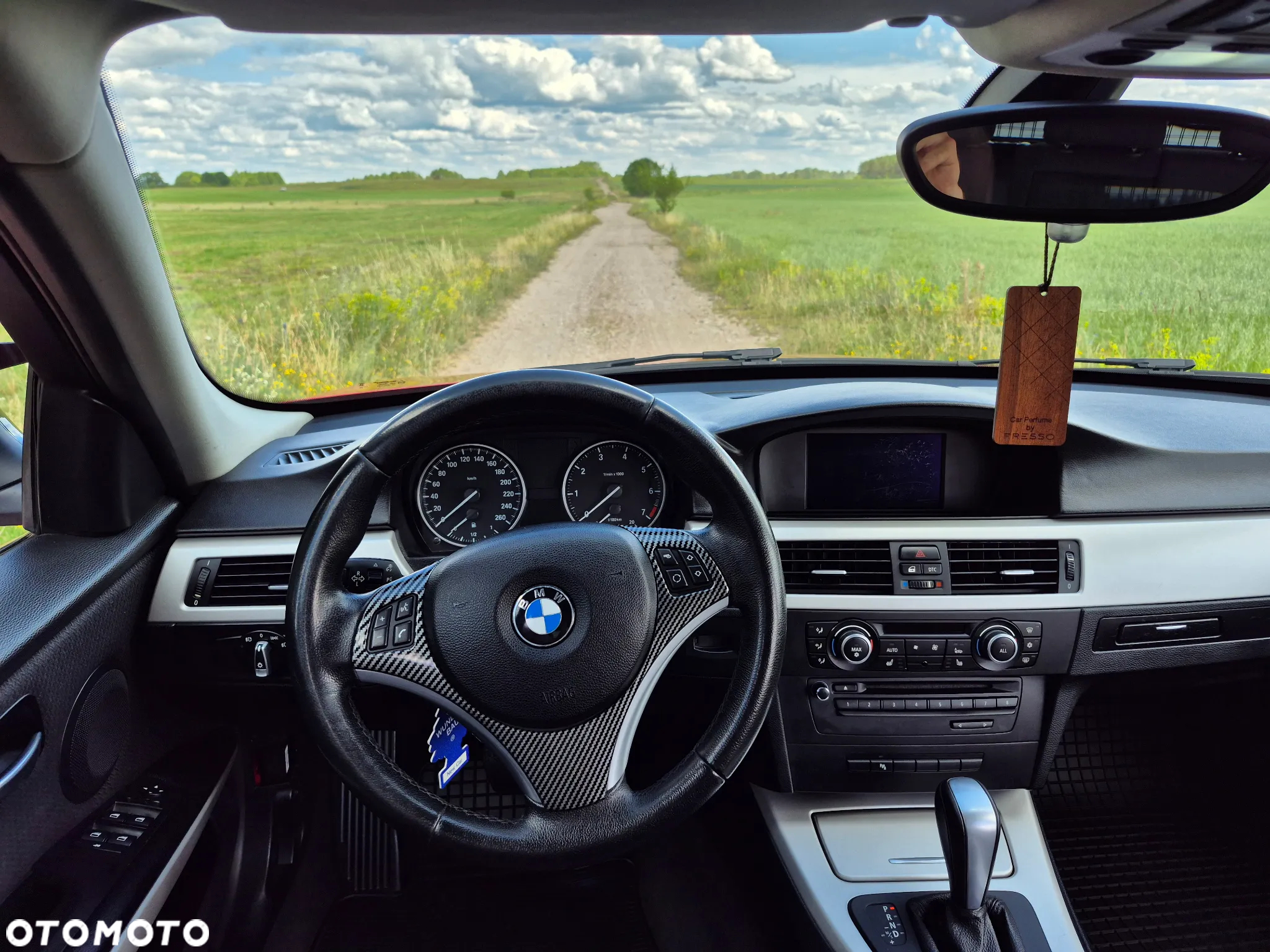 BMW Seria 3 318i Touring - 17