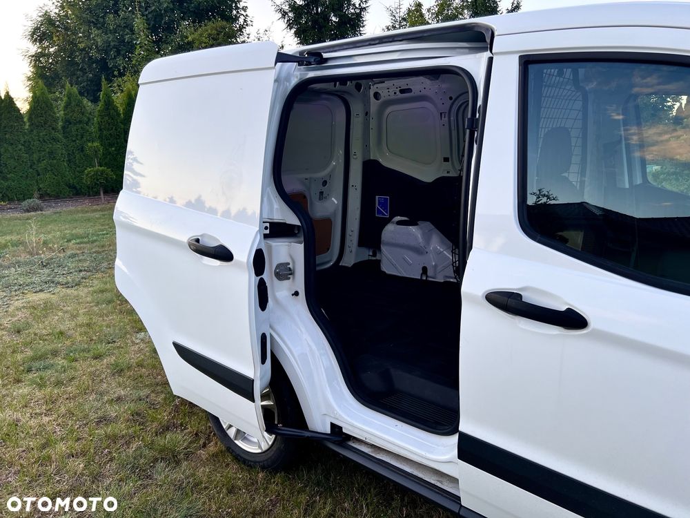 Ford Transit Courier - 9