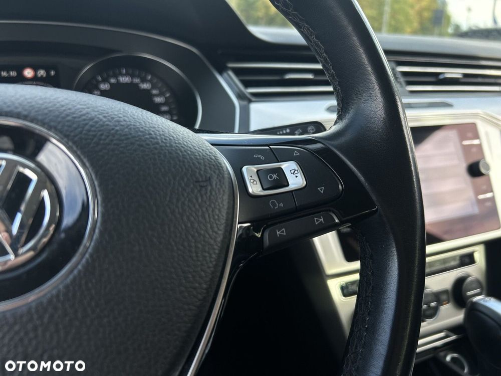 Volkswagen Passat - 26