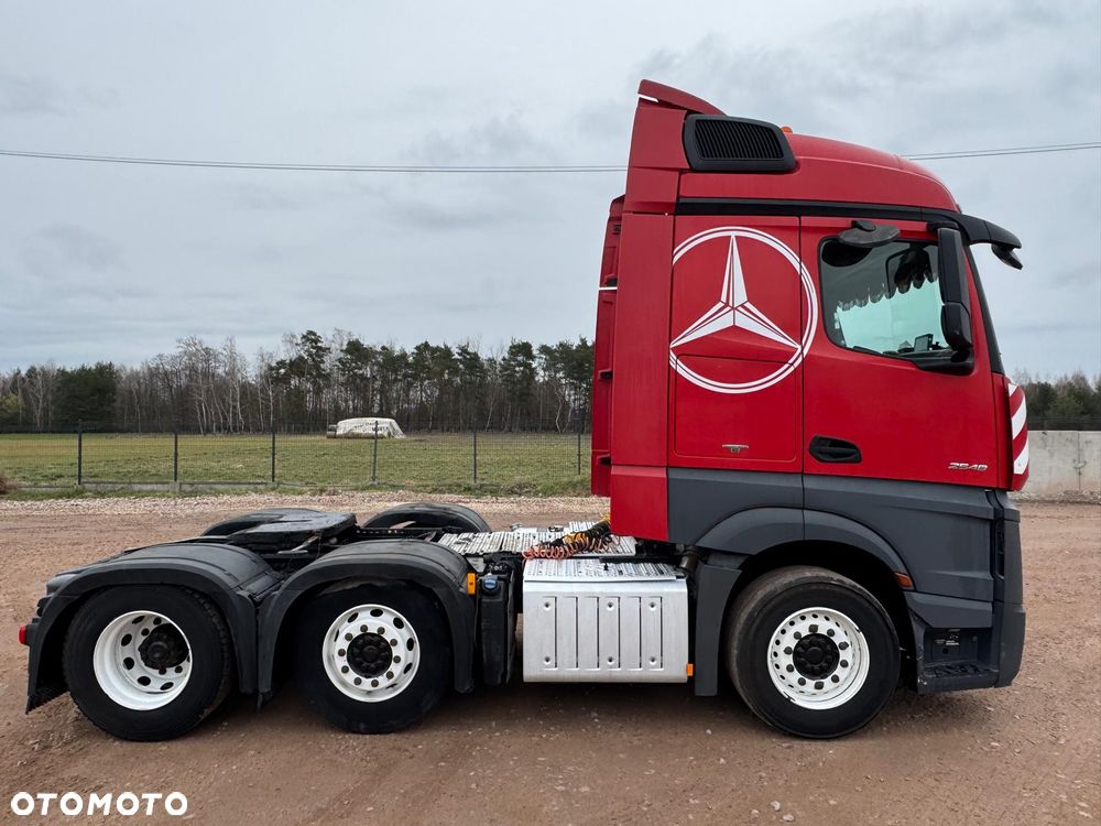 Mercedes-Benz Actros - 5