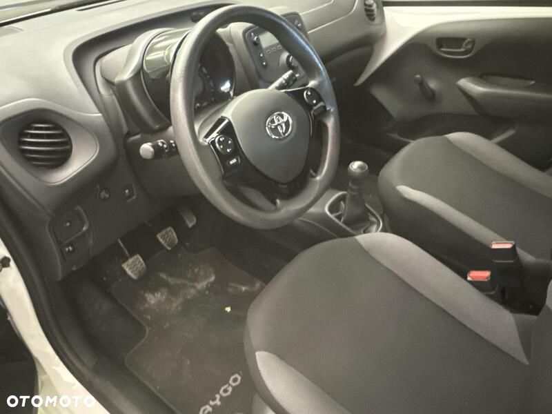 Toyota Aygo - 10
