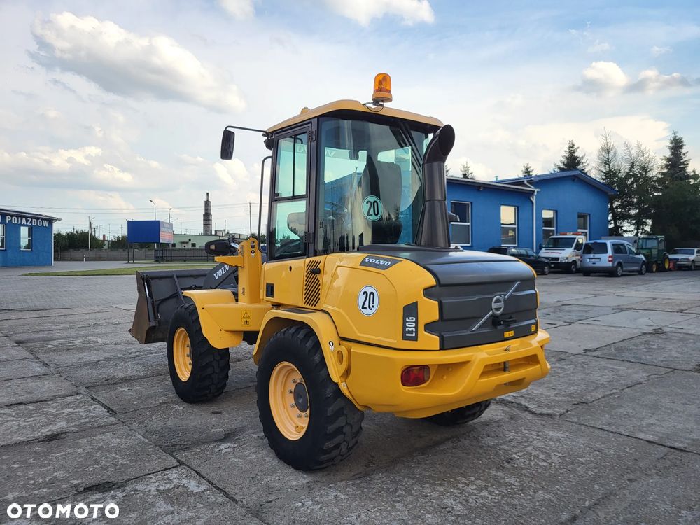 Volvo L 30 G spr z Niemiec 3944 mtg - 5