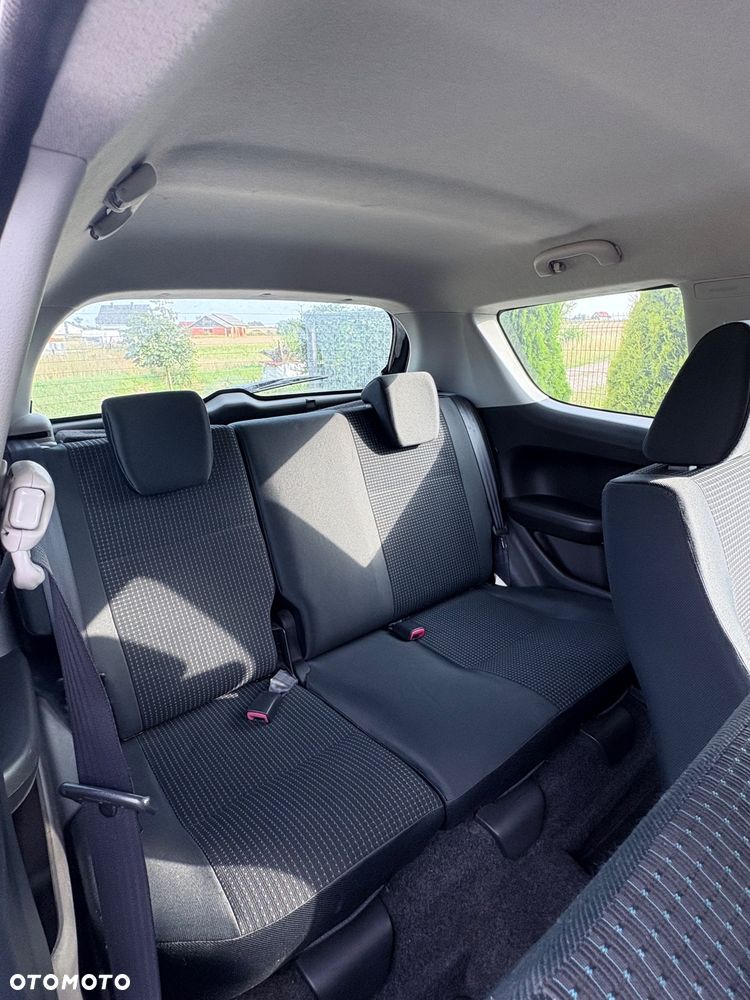 Suzuki Swift - 12