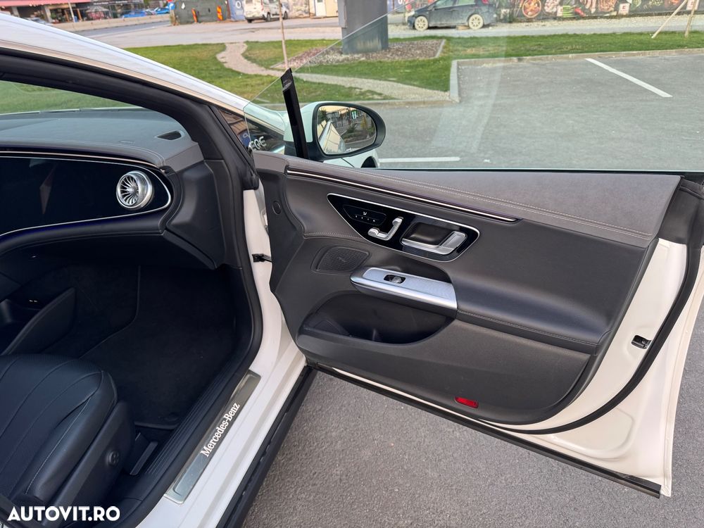 Mercedes-Benz EQE 350+ - 12