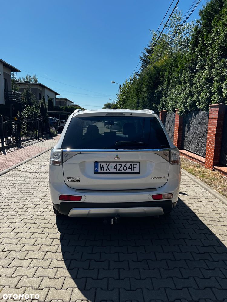 Mitsubishi Outlander 2.0 Instyle Navi 4WD CVT - 4