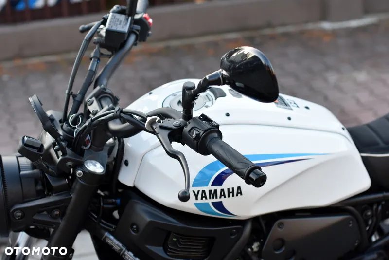 Yamaha XSR - 26