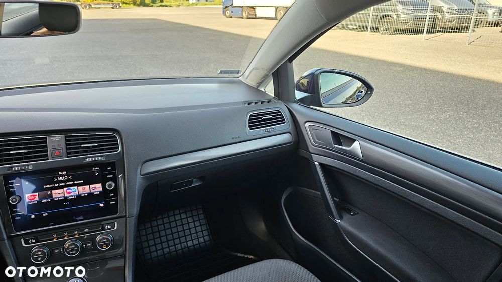 Volkswagen Golf 1.5 TSI BMT Comfortline - 19