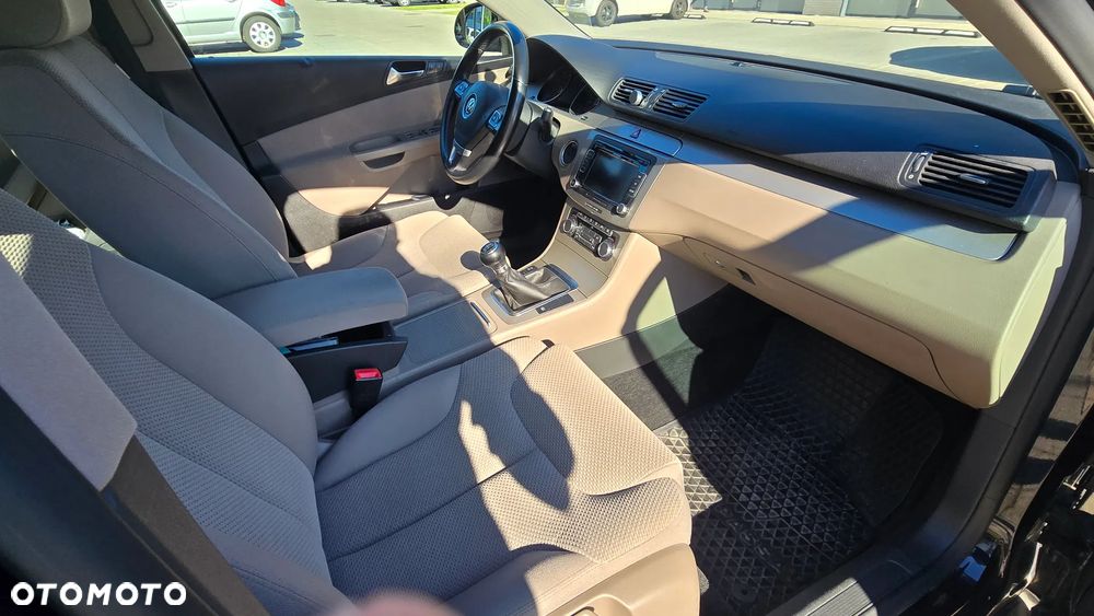 Volkswagen Passat - 10