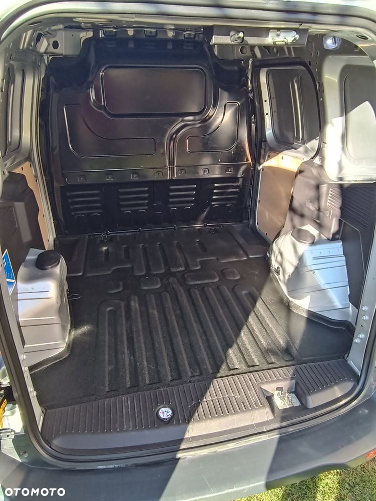 Ford Transit Courier - 6