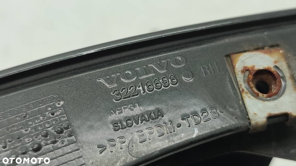 NAKŁADKA LISTWA OSŁONA PROGOWA PRAWA VOLVO XC60 II 32216696 724 PINE GREY - 4