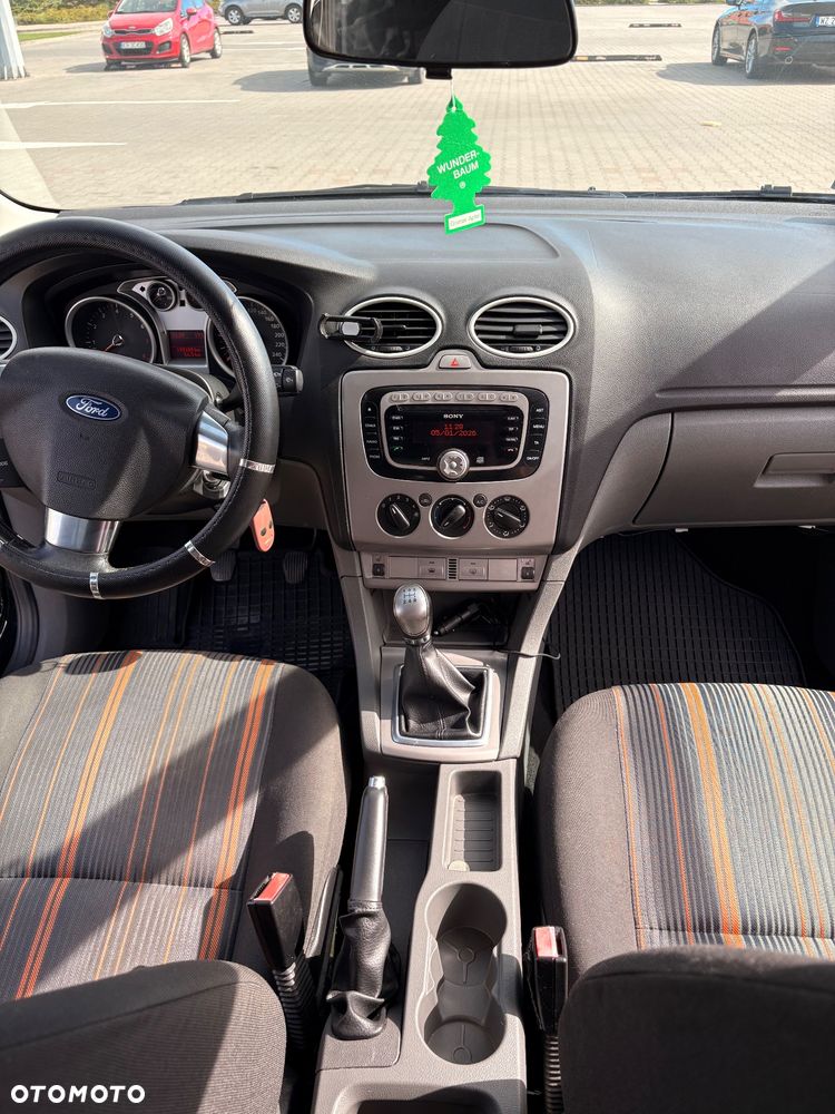Ford Focus 1.6 Trend - 10