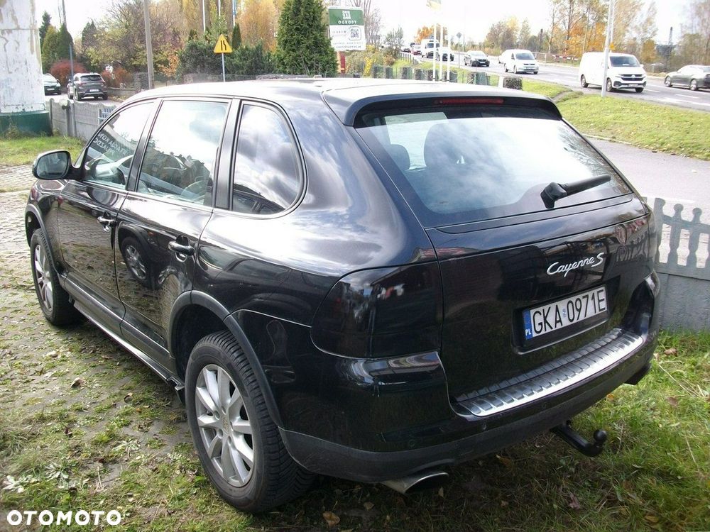 Porsche Cayenne - 4