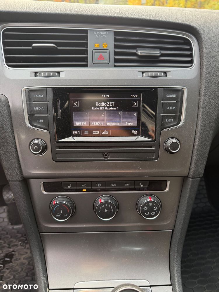 Volkswagen Golf - 16