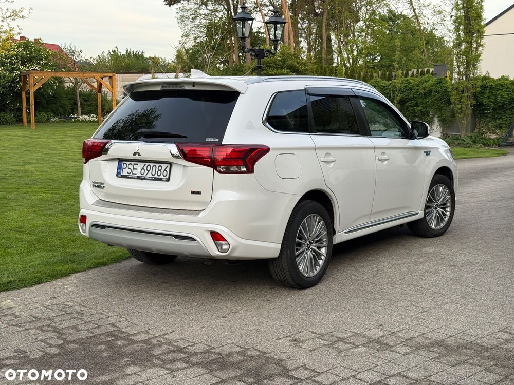 Mitsubishi Outlander - 5