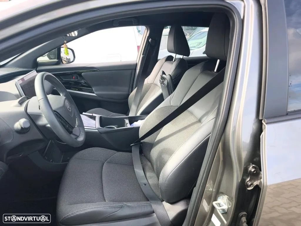 Toyota bZ4X 71,4 kWh Premium - 5