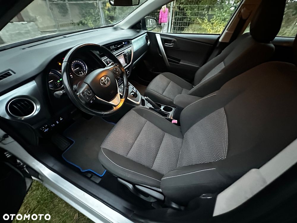 Toyota Auris 1.8 HSD Luna - 10