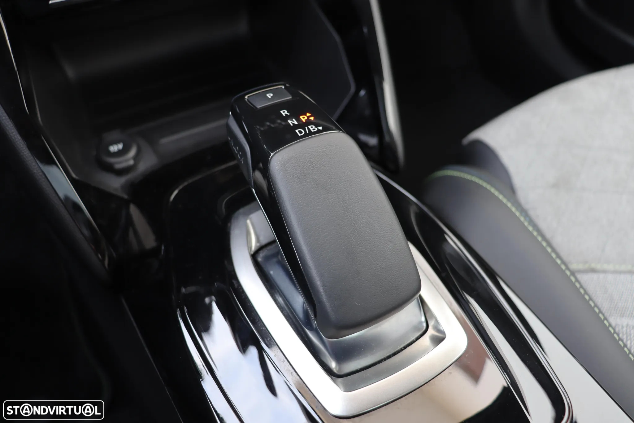 Peugeot e-2008 50 kWh GT Pack - 19