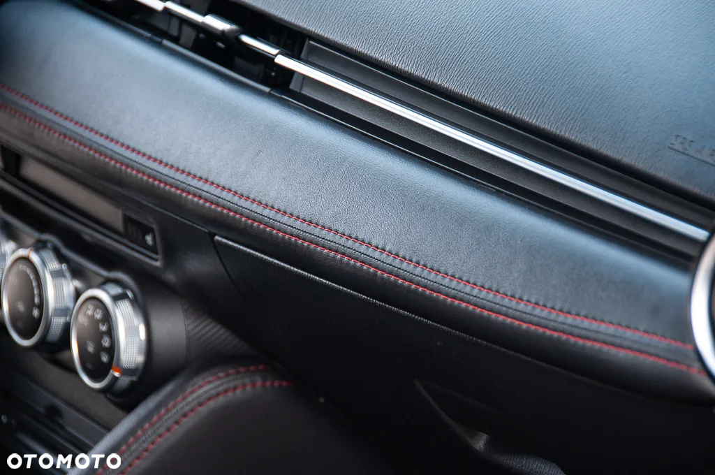 Mazda 2 SKYACTIV-D 105 Exclusive-Line - 38