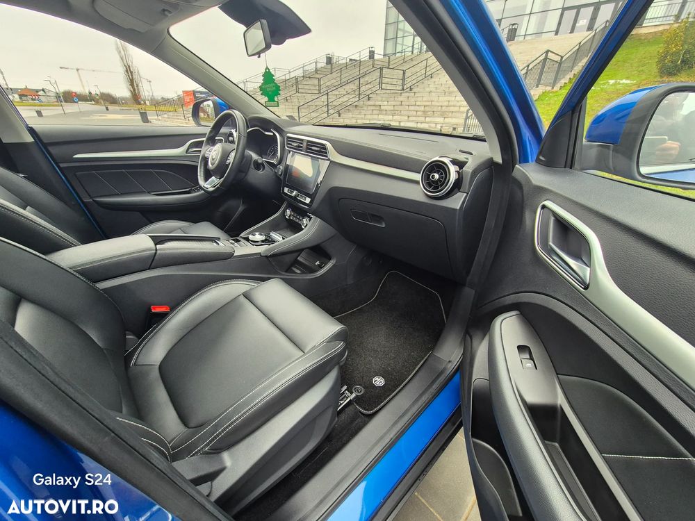 MG ZS EV Luxury - 9