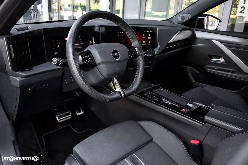 Opel Astra Sports Tourer - 22