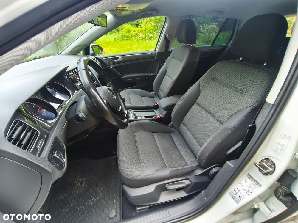 Volkswagen Golf 1.0 TSI (BlueMotion Technology) Comfortline - 22