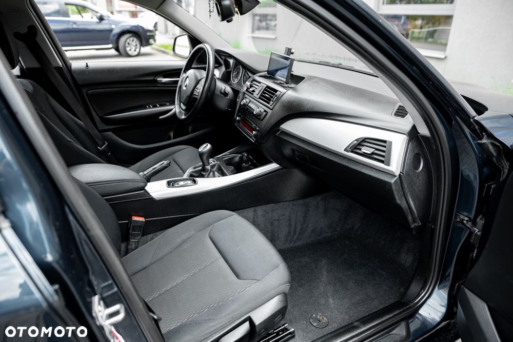 BMW Seria 1 116d EfficientDynamics - 24