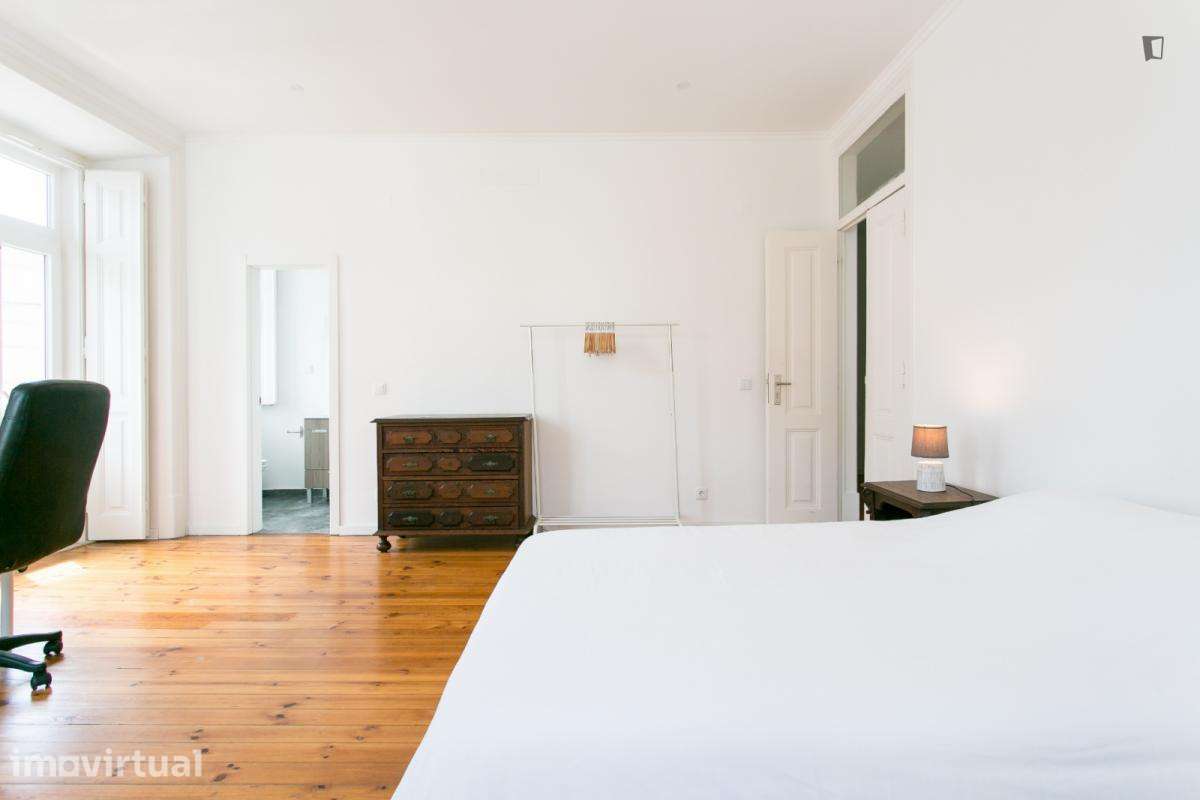 Quarto - localizado em Anjos Lisbon - Grande imagem: 3/28