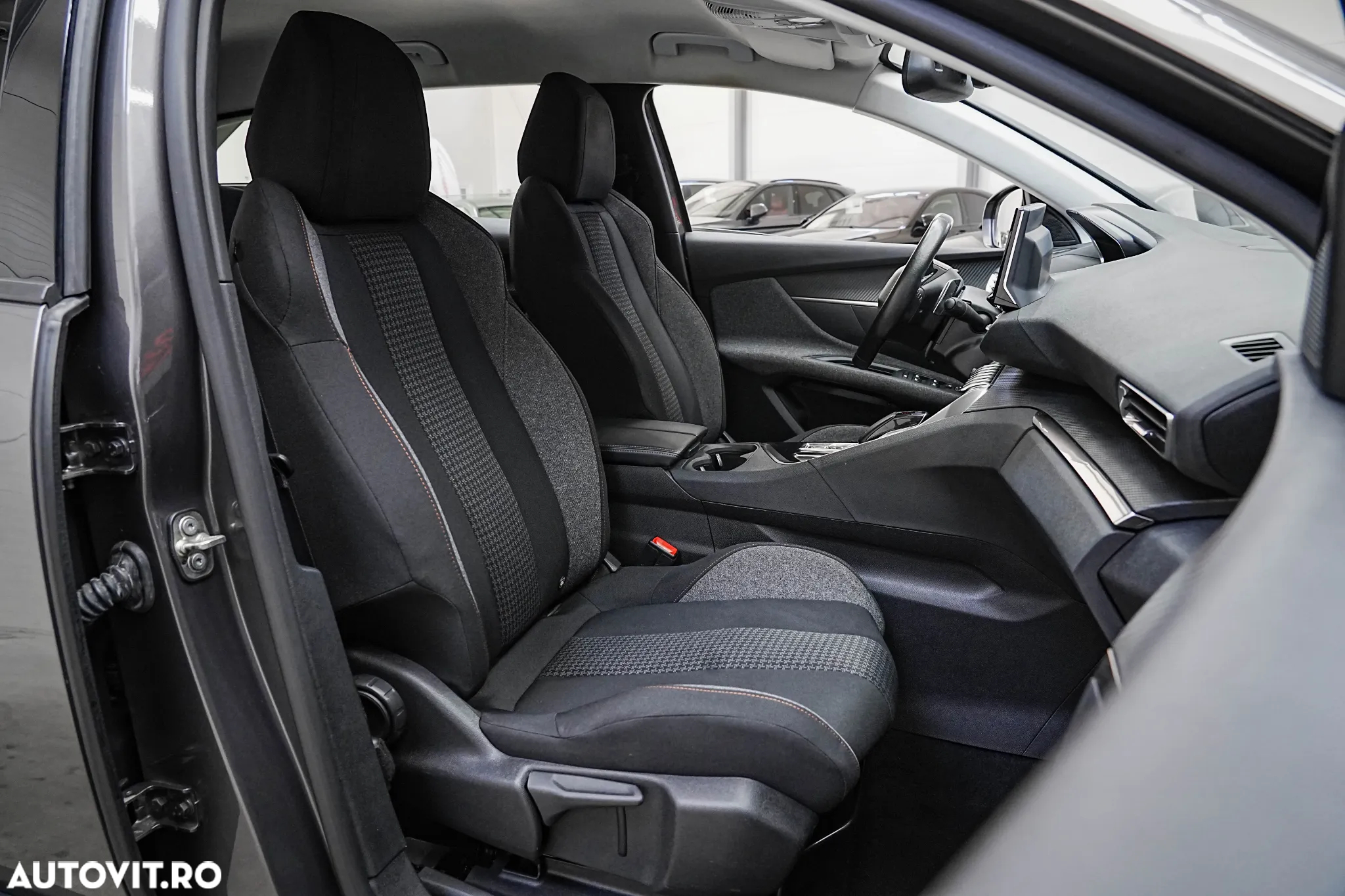Peugeot 3008 BlueHDi 130 Stop & Start EAT8 Active Business-Paket - 37