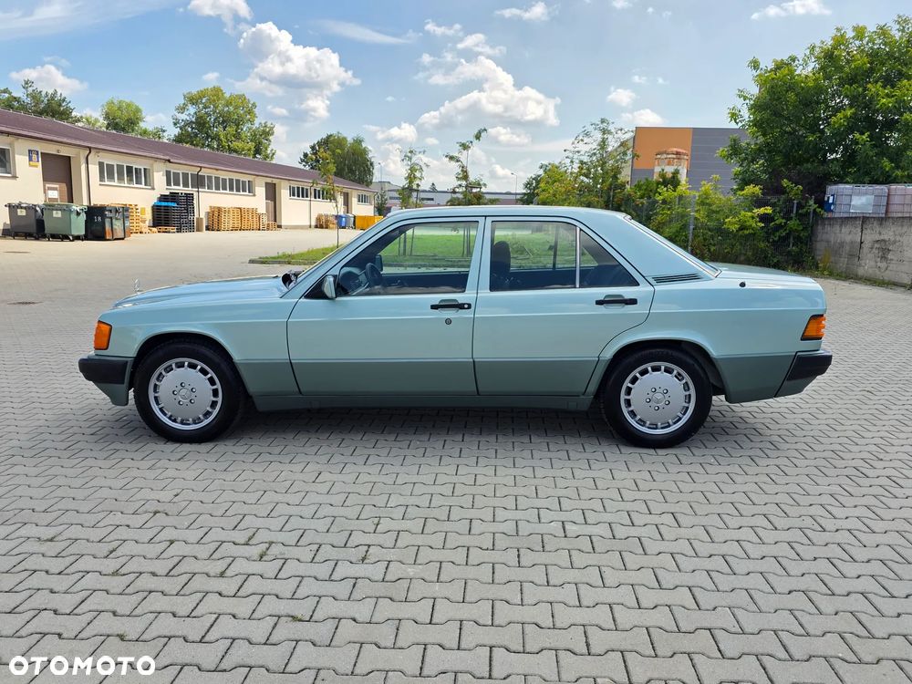 Mercedes-Benz W201 (190) - 5