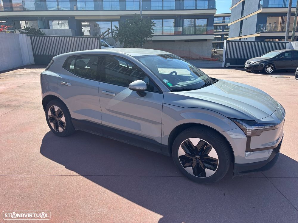 Volvo EX30 Single Motor Extended Range RWD Ultra - 4