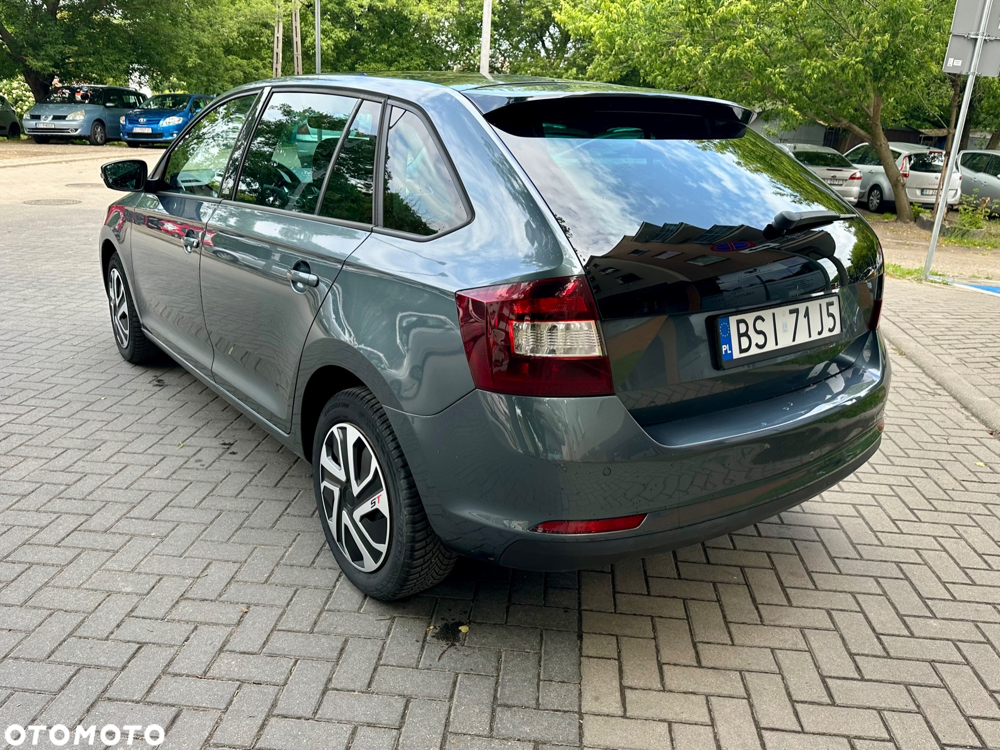 Skoda RAPID 1.2 TSI Edition - 12