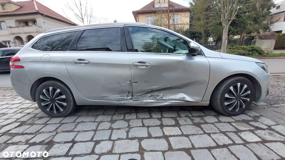 Peugeot 308 2.0 Blue HDi Allure S&S - 7