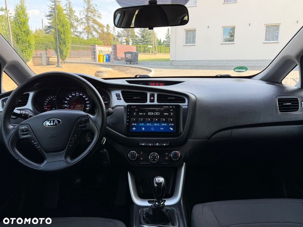Kia Ceed 1.6 GDI Dream Team Edition - 26