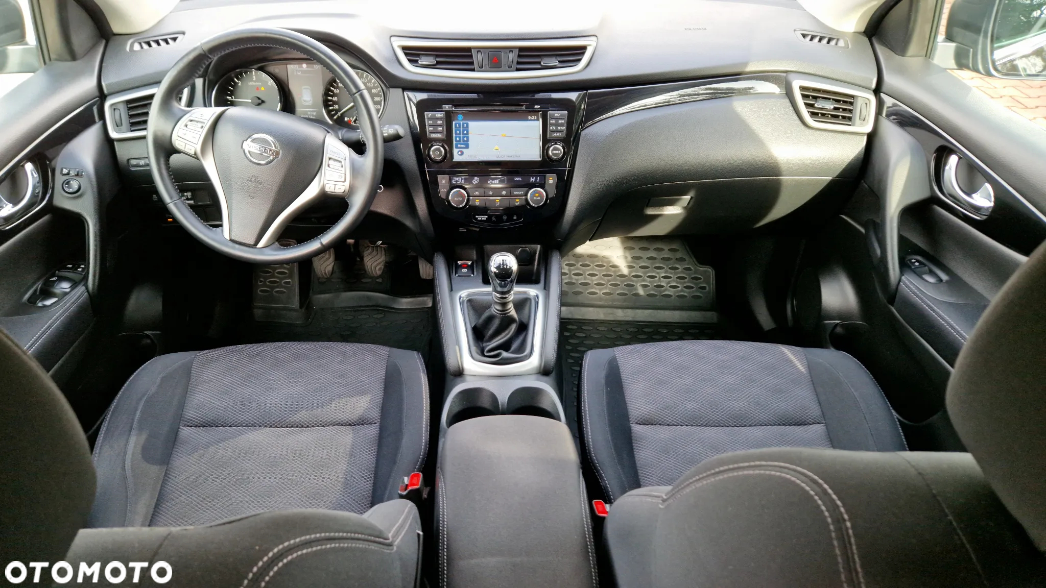 Nissan Qashqai 1.6 DCi N-Connecta - 16
