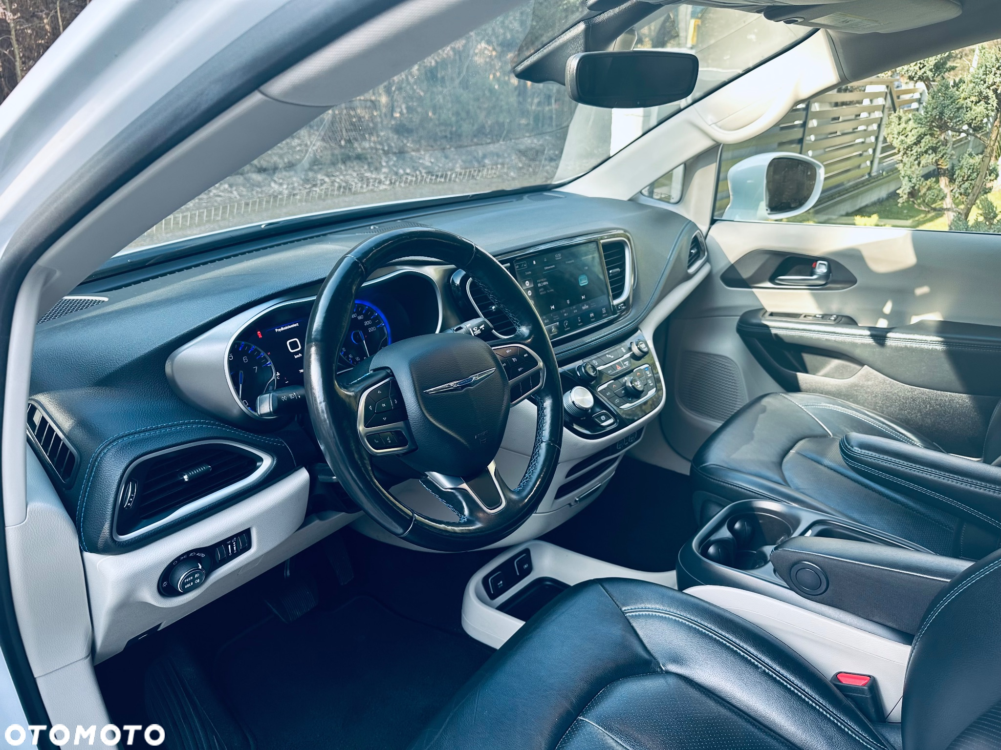 Chrysler Pacifica - 19