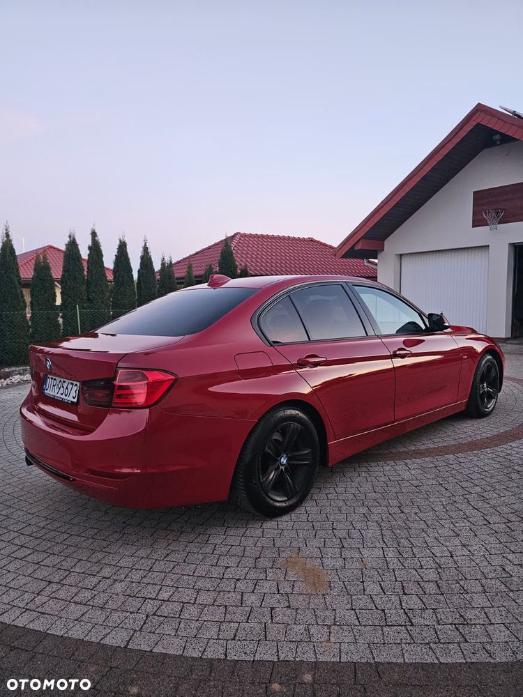 BMW Seria 3 320d Efficient Dynamics Sport Line - 4