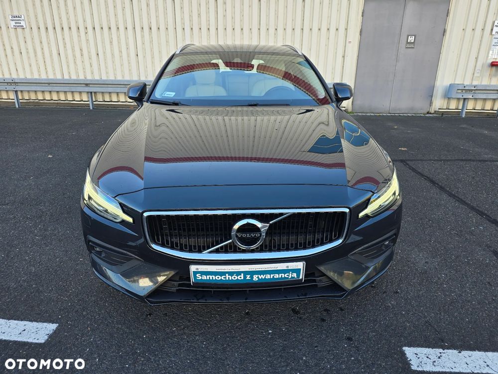 Volvo V60 T4 Momentum Pro - 2