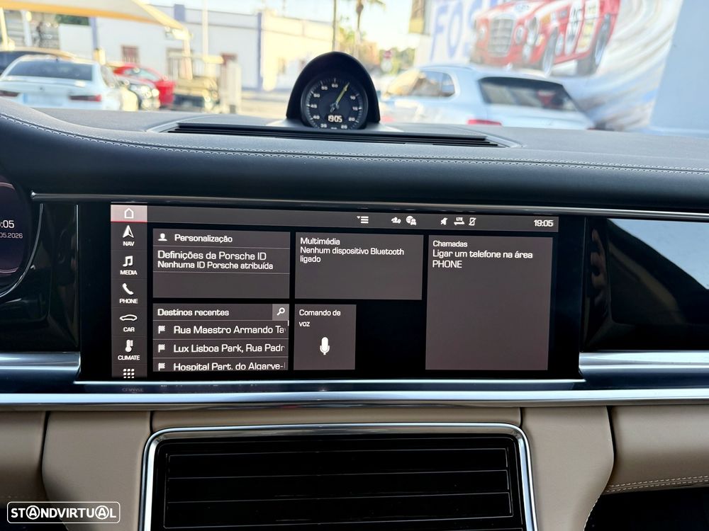 Porsche Panamera 4 E-Hybrid Platinum Edition - 17