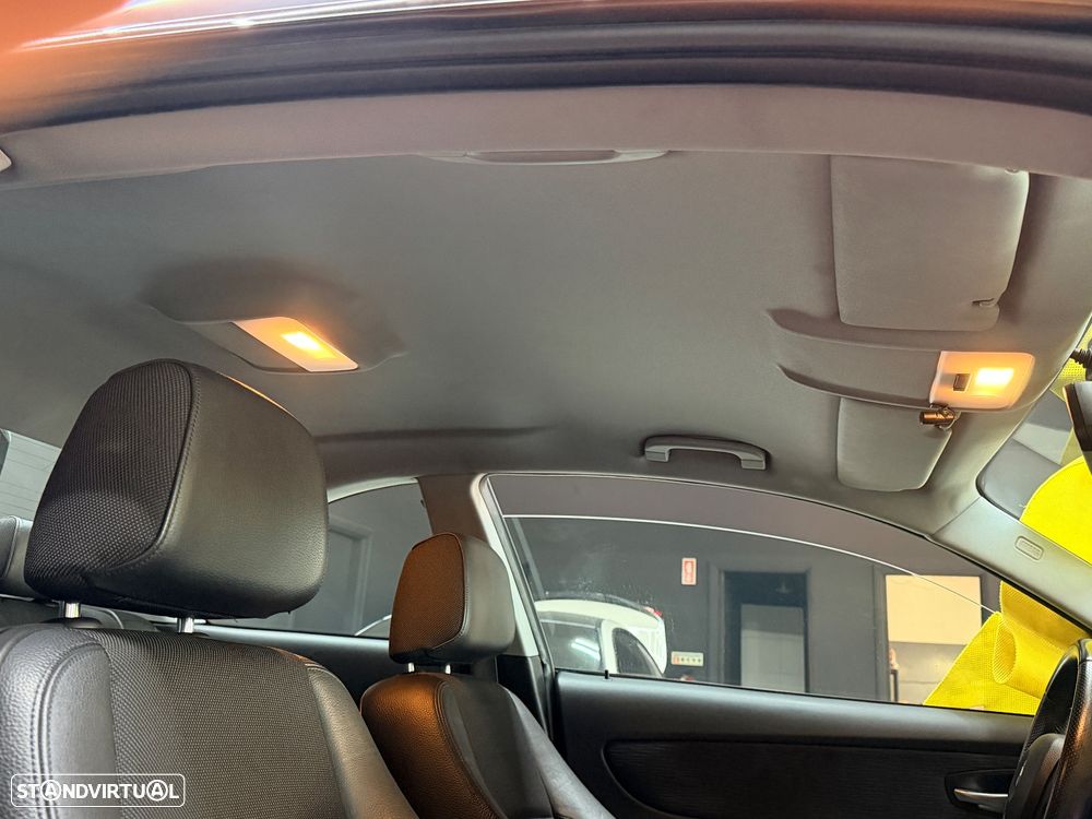 BMW 120 d Limited Edition Lifestyle c/ M Sport Pack - 23