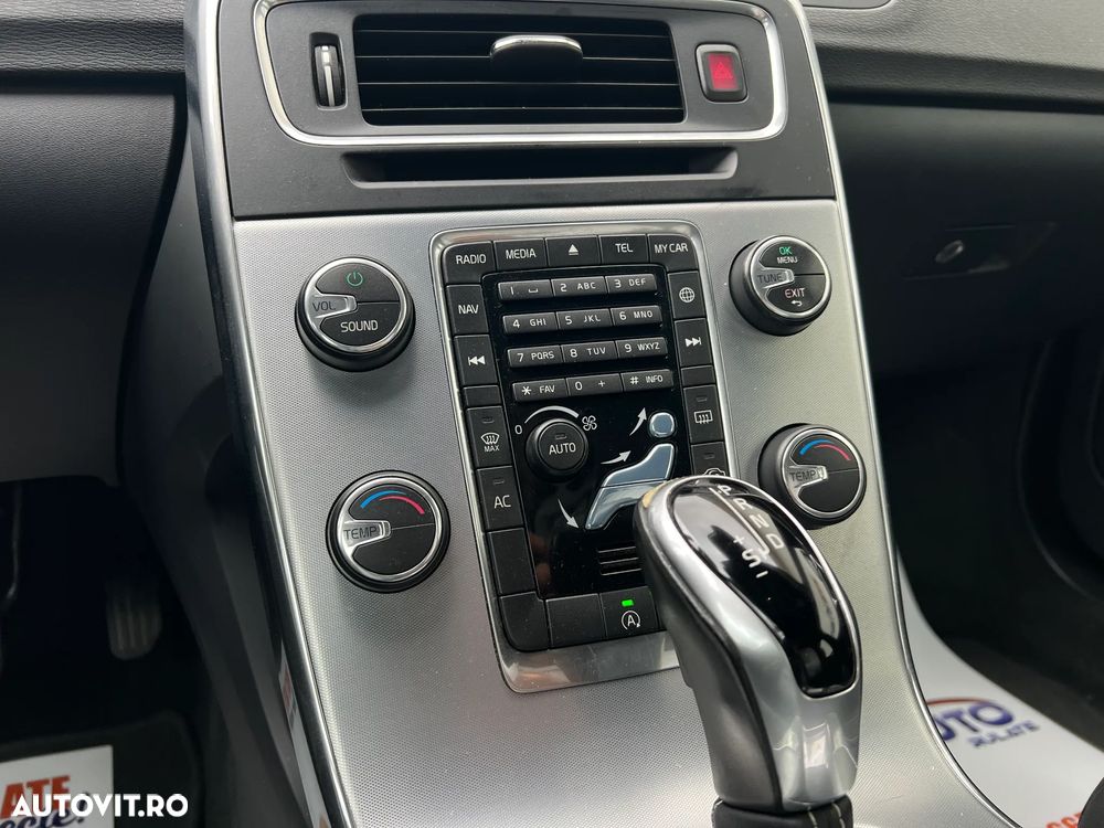 Volvo V60 D2 Basic - 11