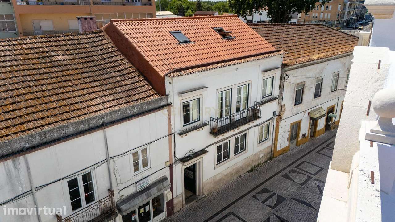 Moradia T6 - Centro de Rio Maior - Grande imagem: 4/23