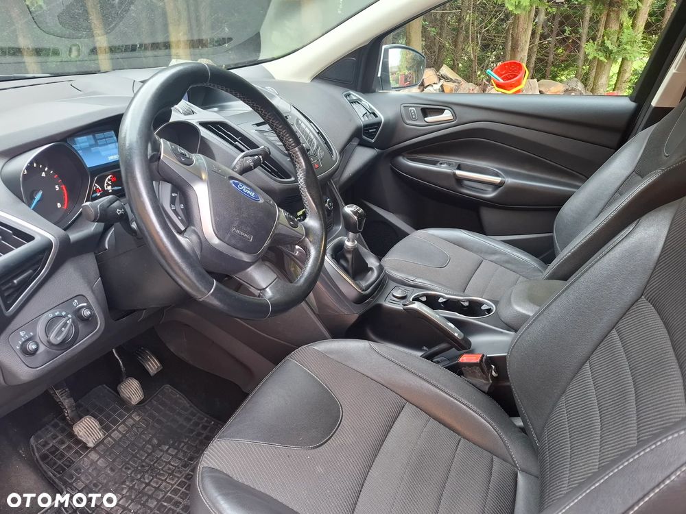 Ford Kuga 2.0 TDCi 2x4 Titanium - 8