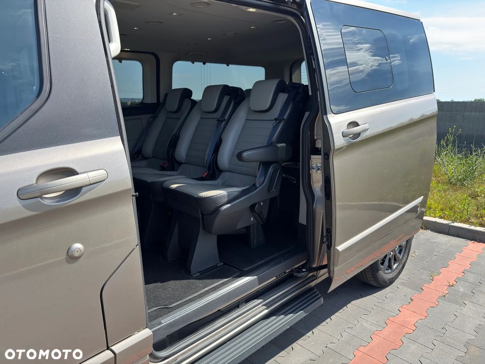 Ford Tourneo Custom - 15