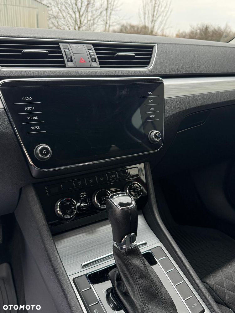 Skoda Superb 2.0 TSI Ambition DSG - 20