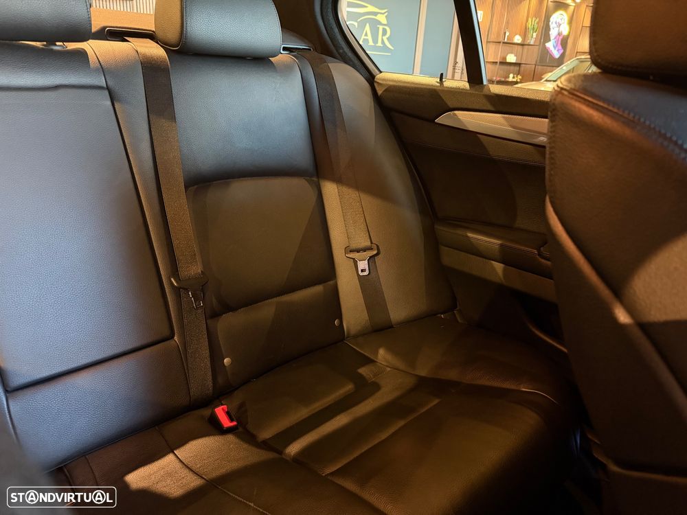 BMW M550d xDrive Auto - 42